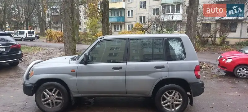 2002 mitsubishi pajero pinin