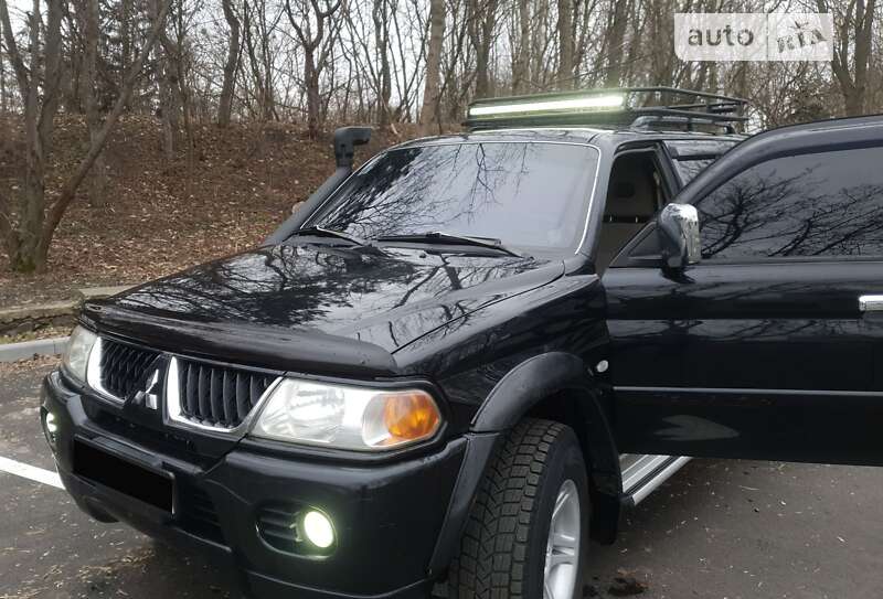 2007 mitsubishi nativa