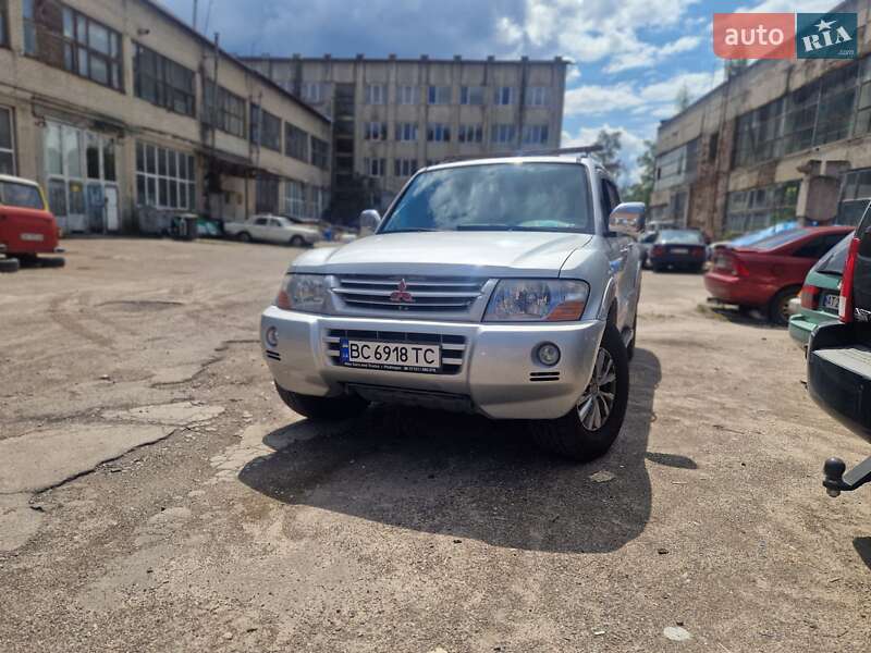 2003 mitsubishi pajero