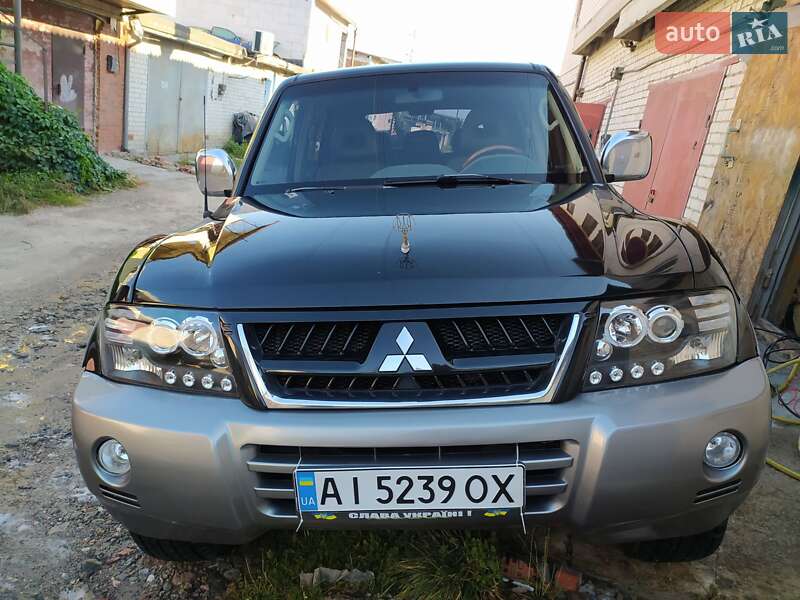 2004 mitsubishi pajero