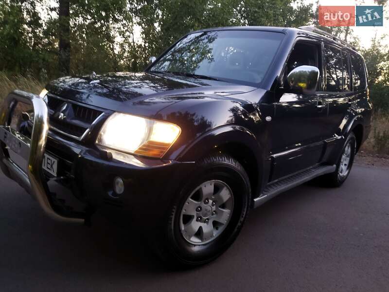 2004 mitsubishi pajero