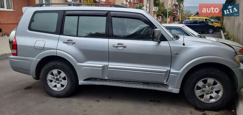 2003 mitsubishi pajero