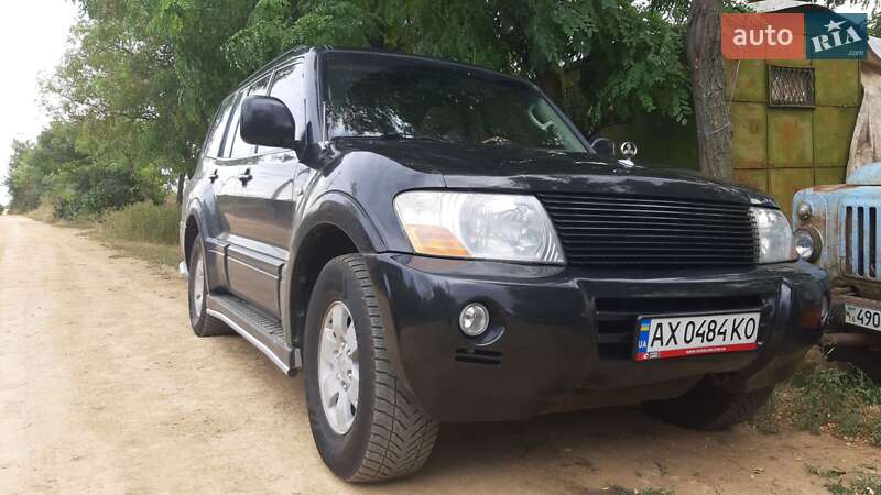 2004 mitsubishi pajero wagon
