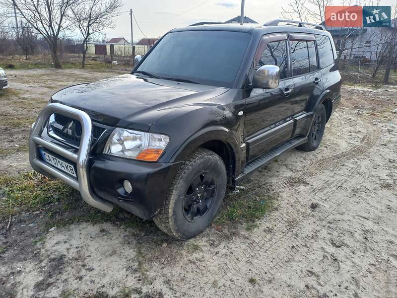 2004 mitsubishi pajero