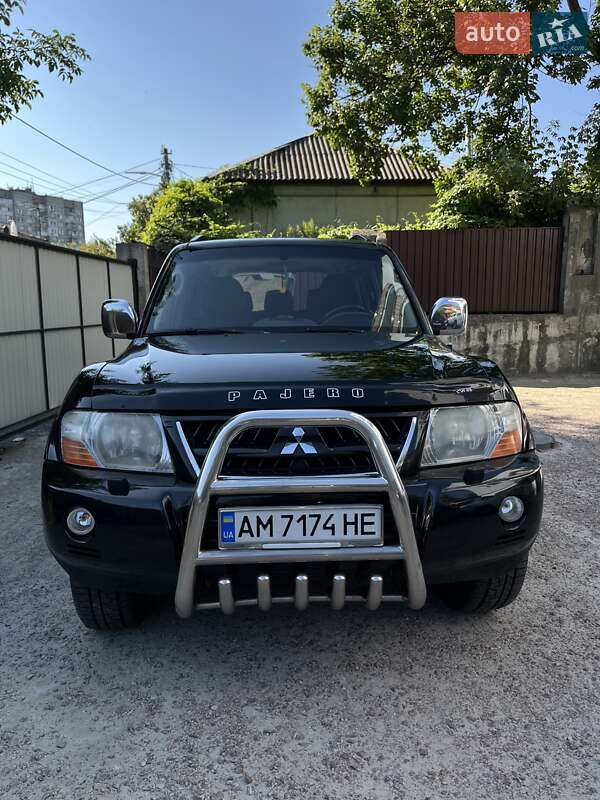 2004 mitsubishi pajero