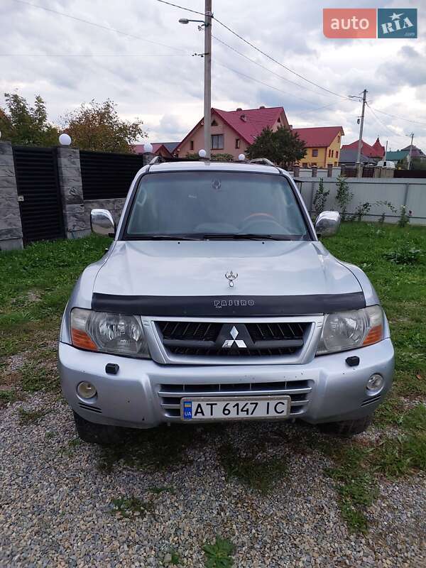 2005 mitsubishi pajero