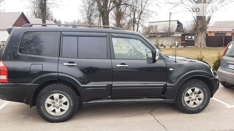2005 mitsubishi pajero