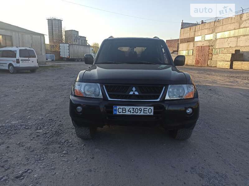 2005 mitsubishi pajero