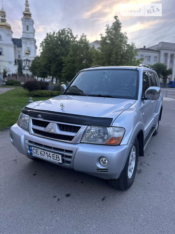 2005 mitsubishi pajero