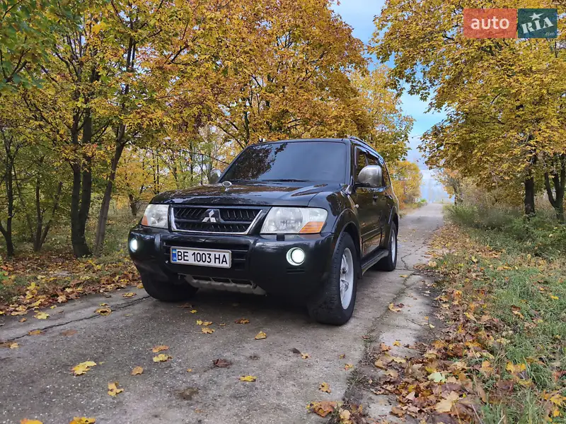 2005 mitsubishi pajero