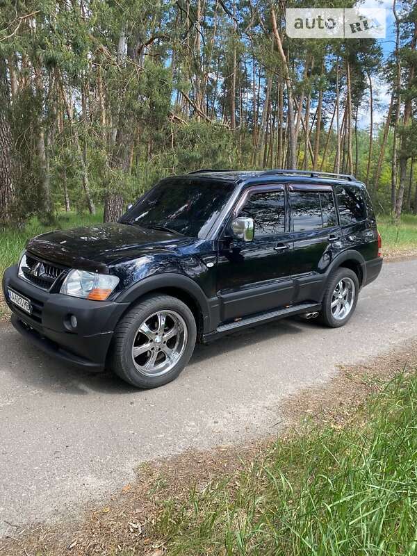 2005 mitsubishi pajero