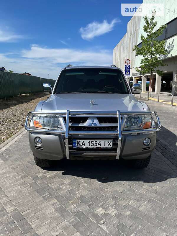 2006 mitsubishi pajero