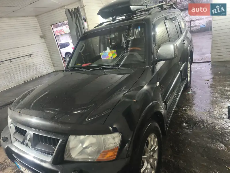 2005 mitsubishi pajero