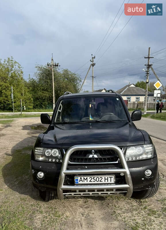 2006 mitsubishi pajero