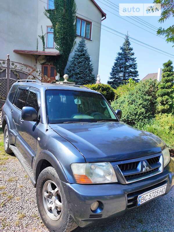 2006 mitsubishi pajero