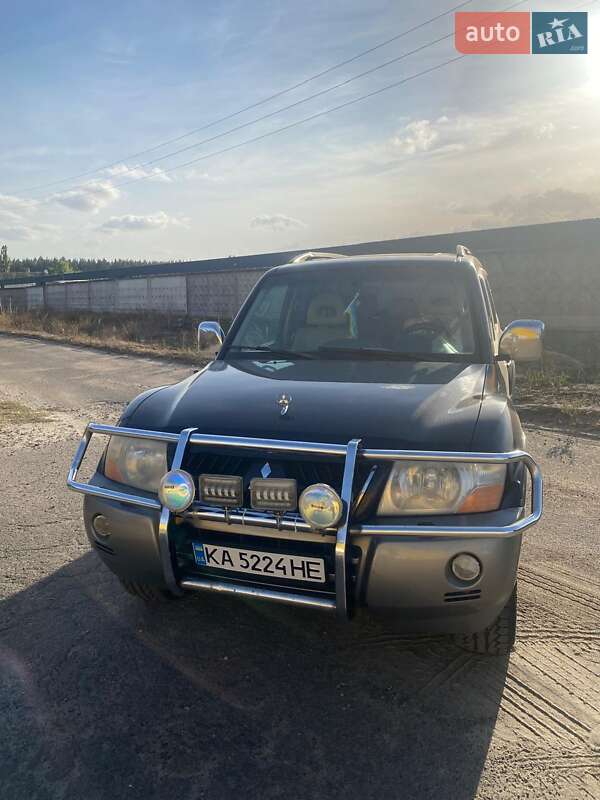 2006 mitsubishi pajero
