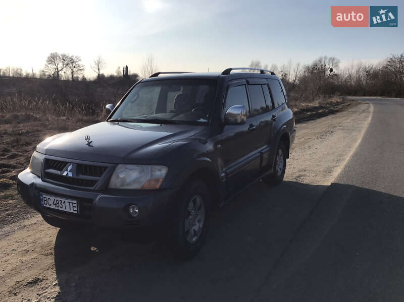 2006 mitsubishi pajero