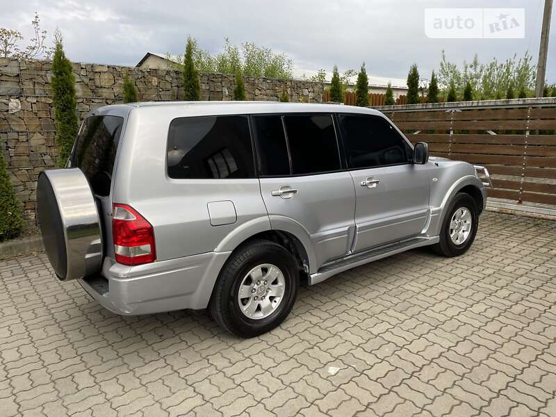 2006 mitsubishi pajero