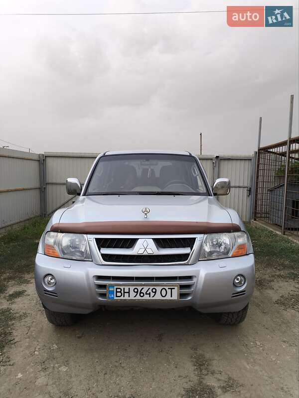 2006 mitsubishi pajero wagon