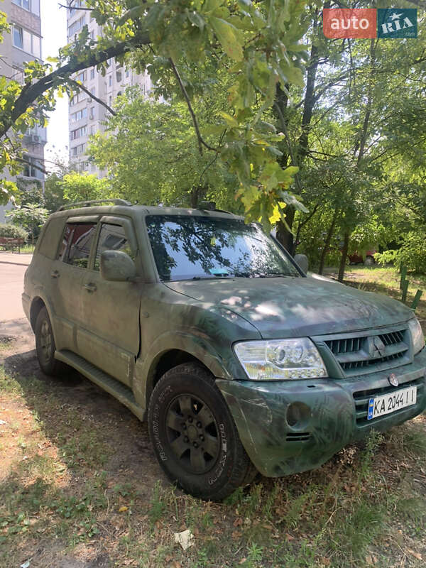 2006 mitsubishi pajero