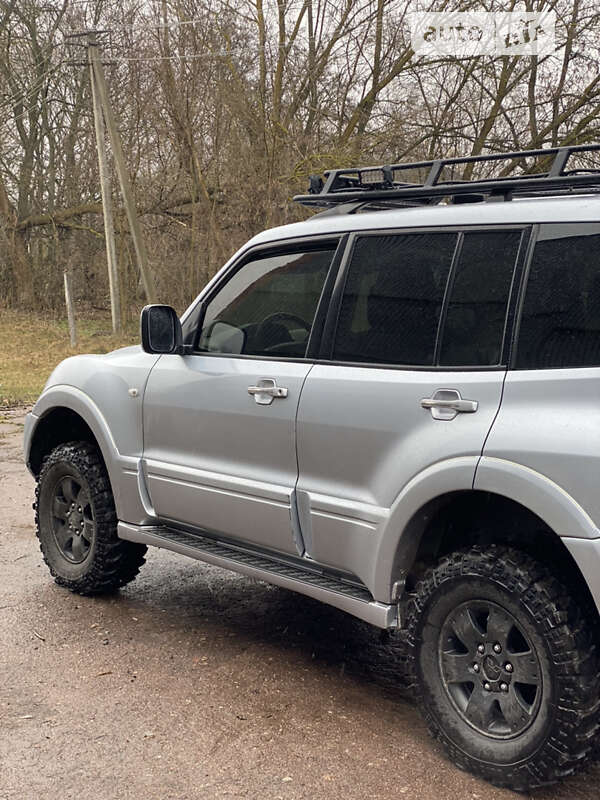 2006 mitsubishi pajero