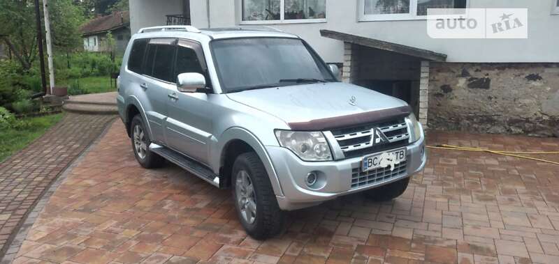 2007 mitsubishi pajero