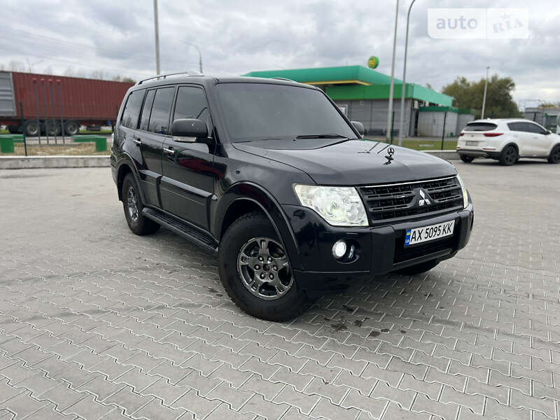 2007 mitsubishi pajero wagon