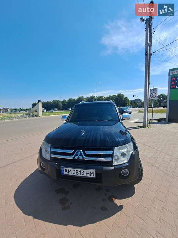 2007 mitsubishi pajero wagon