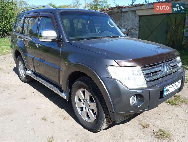 2007 mitsubishi pajero