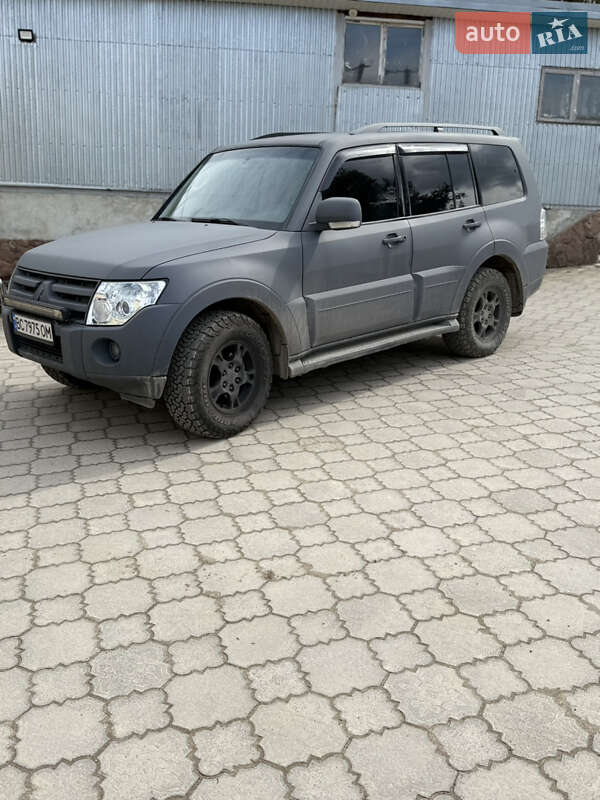 2007 mitsubishi pajero