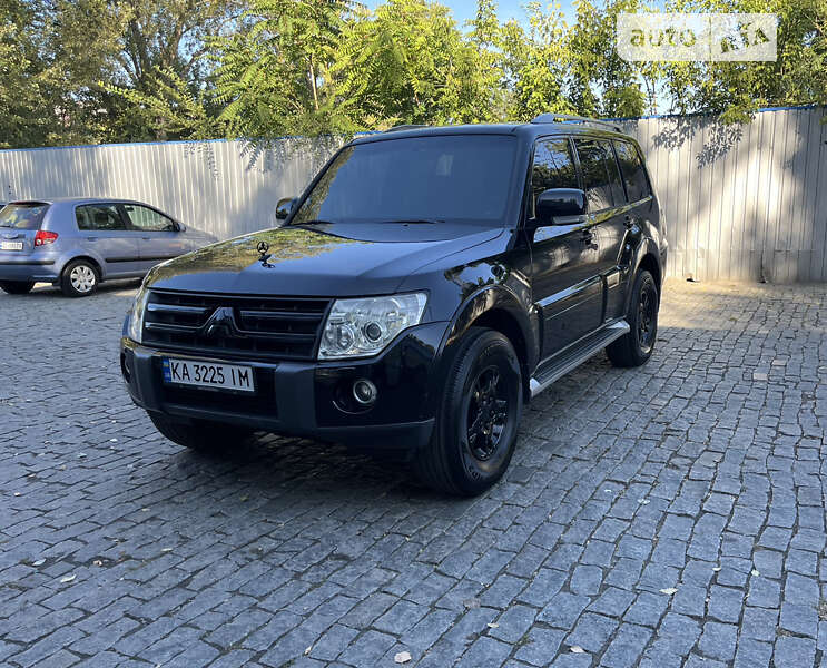 2007 mitsubishi pajero wagon