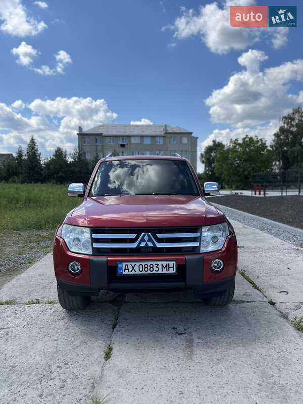 2007 mitsubishi pajero wagon