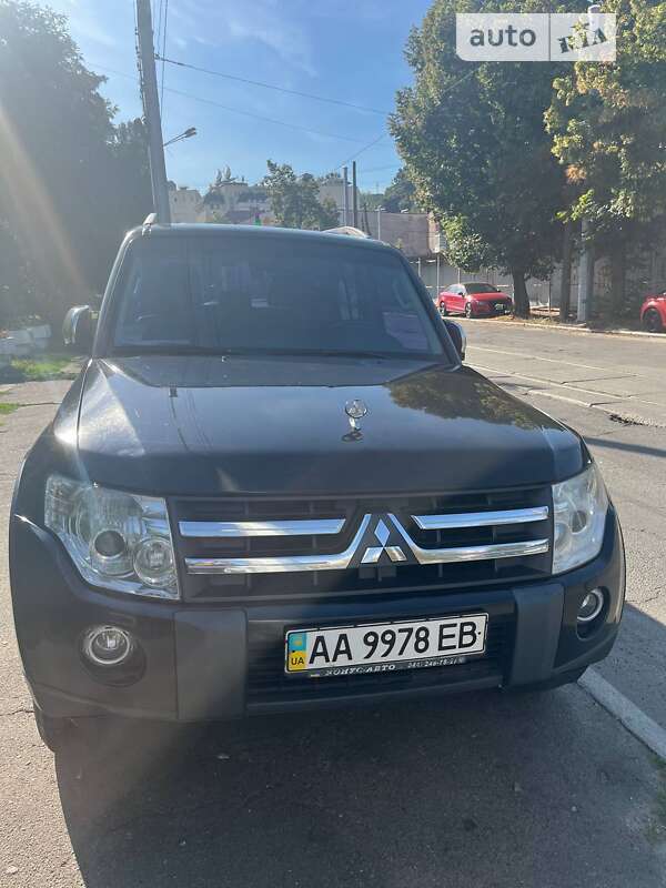 2007 mitsubishi pajero wagon