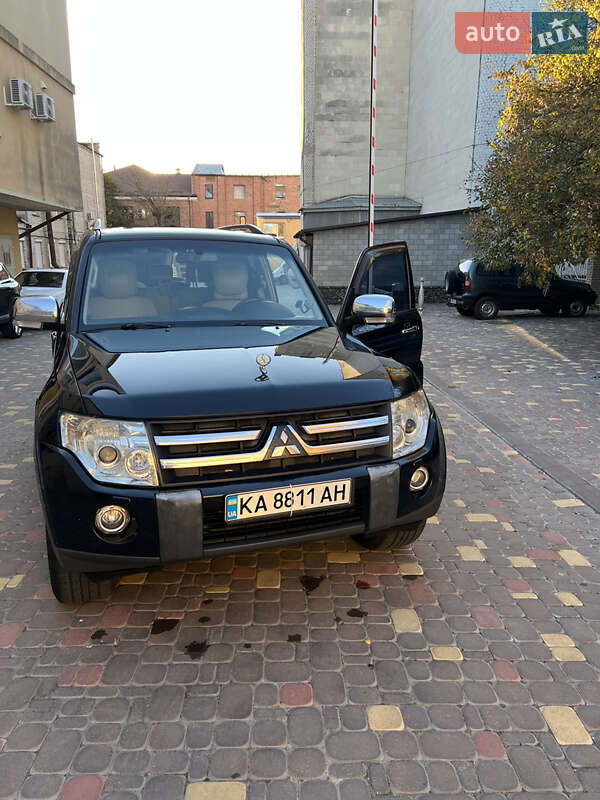 2007 mitsubishi pajero