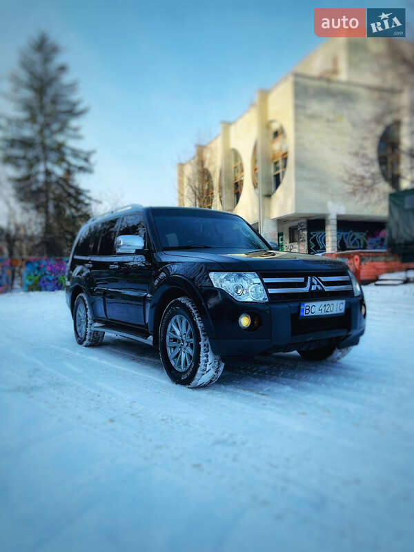 2007 mitsubishi pajero wagon