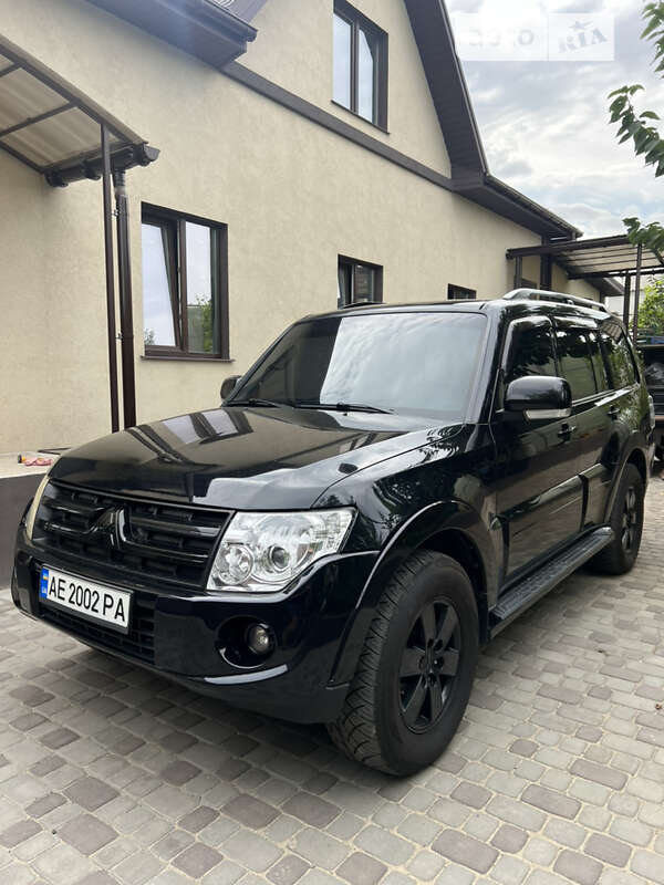 2007 mitsubishi pajero wagon