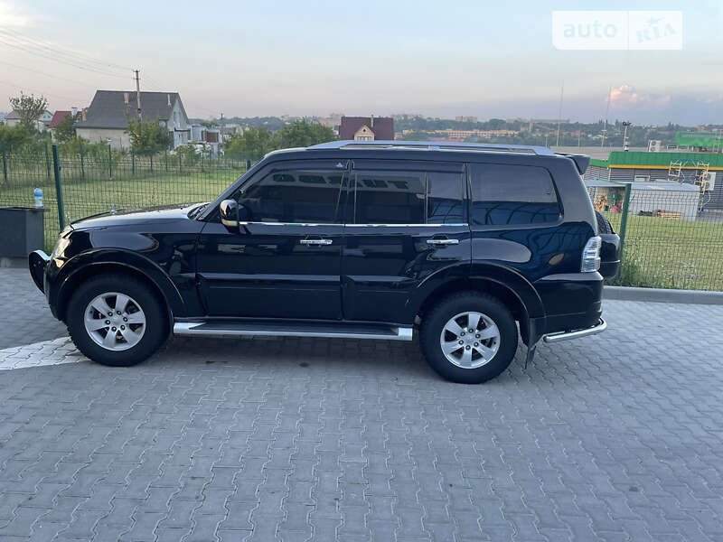 2007 mitsubishi pajero wagon
