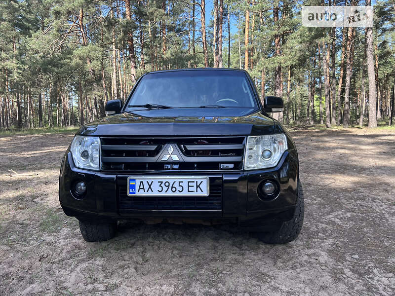 2007 mitsubishi pajero wagon