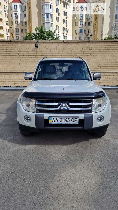 2007 mitsubishi pajero wagon