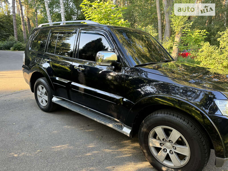 2007 mitsubishi pajero wagon