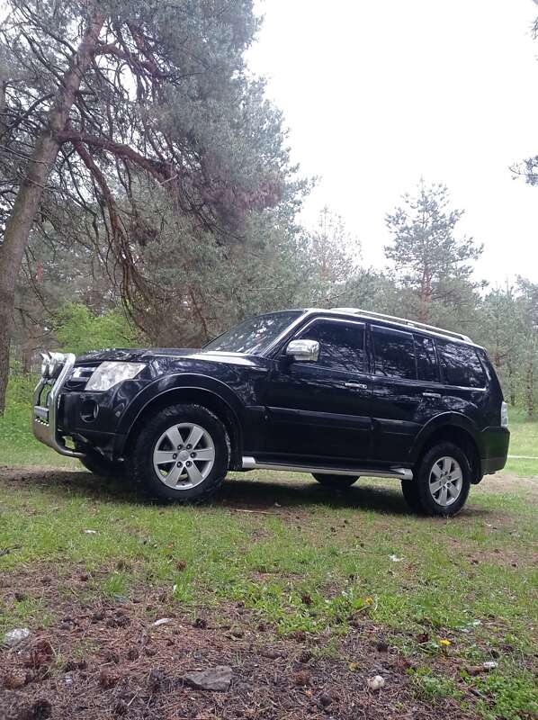2007 mitsubishi pajero wagon