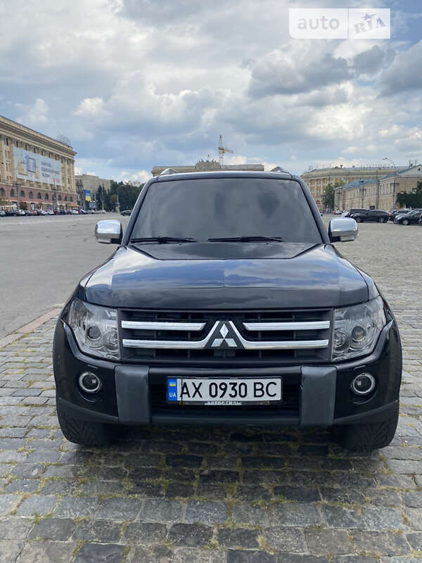 2007 mitsubishi pajero wagon