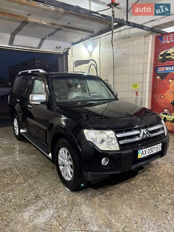 2007 mitsubishi pajero wagon
