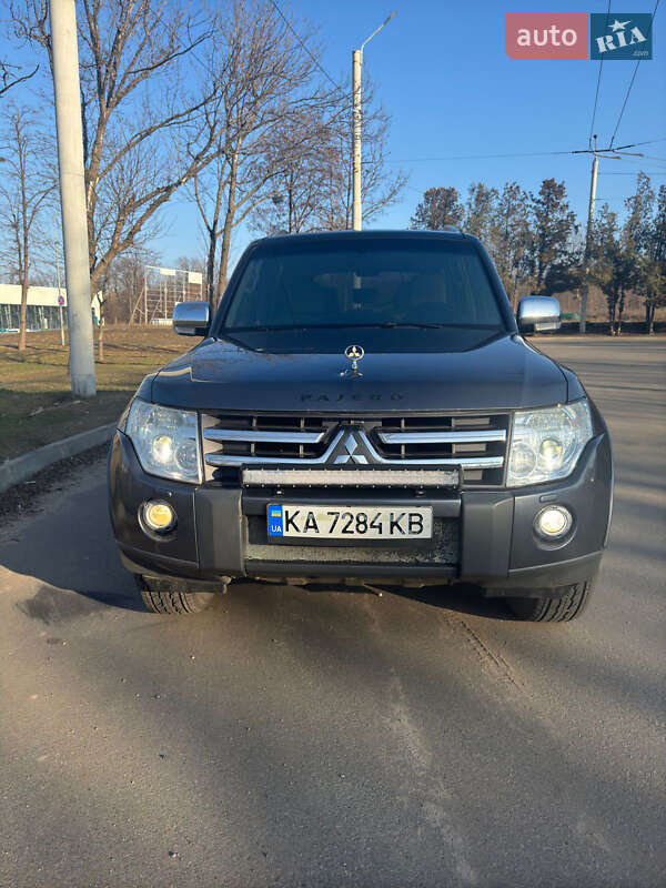 2007 mitsubishi pajero wagon