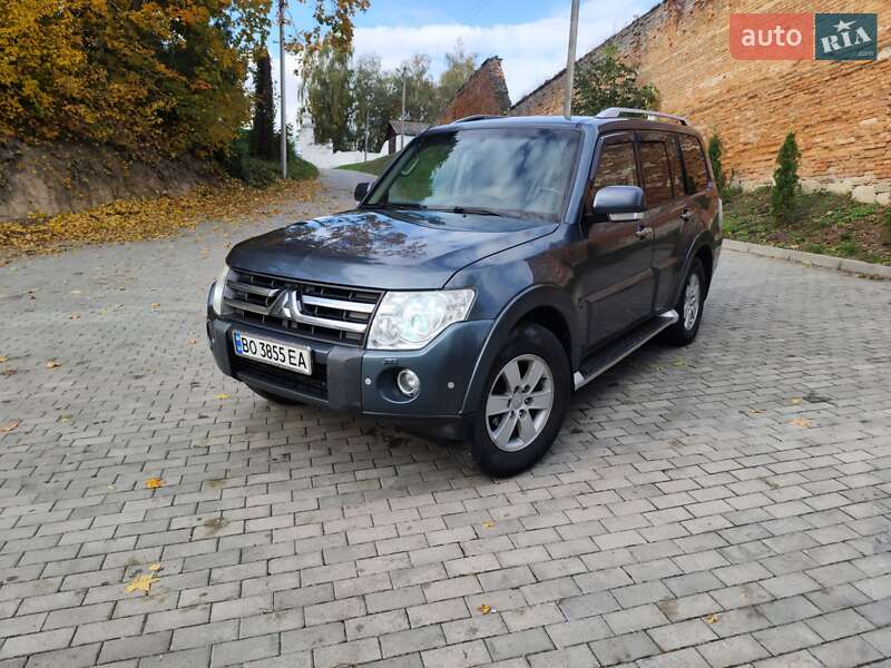 2007 mitsubishi pajero wagon