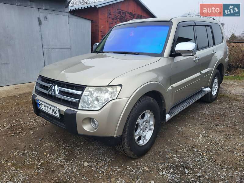 2007 mitsubishi pajero wagon