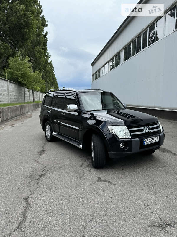 2008 mitsubishi pajero wagon