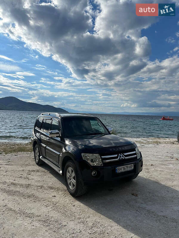 2008 mitsubishi pajero wagon
