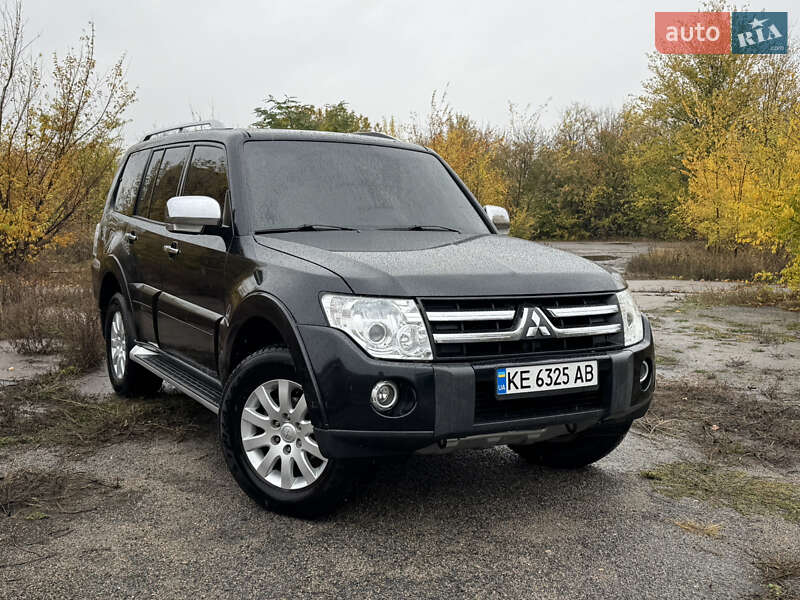 2008 mitsubishi pajero wagon