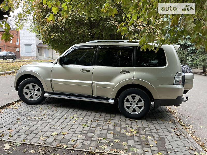 2008 mitsubishi pajero